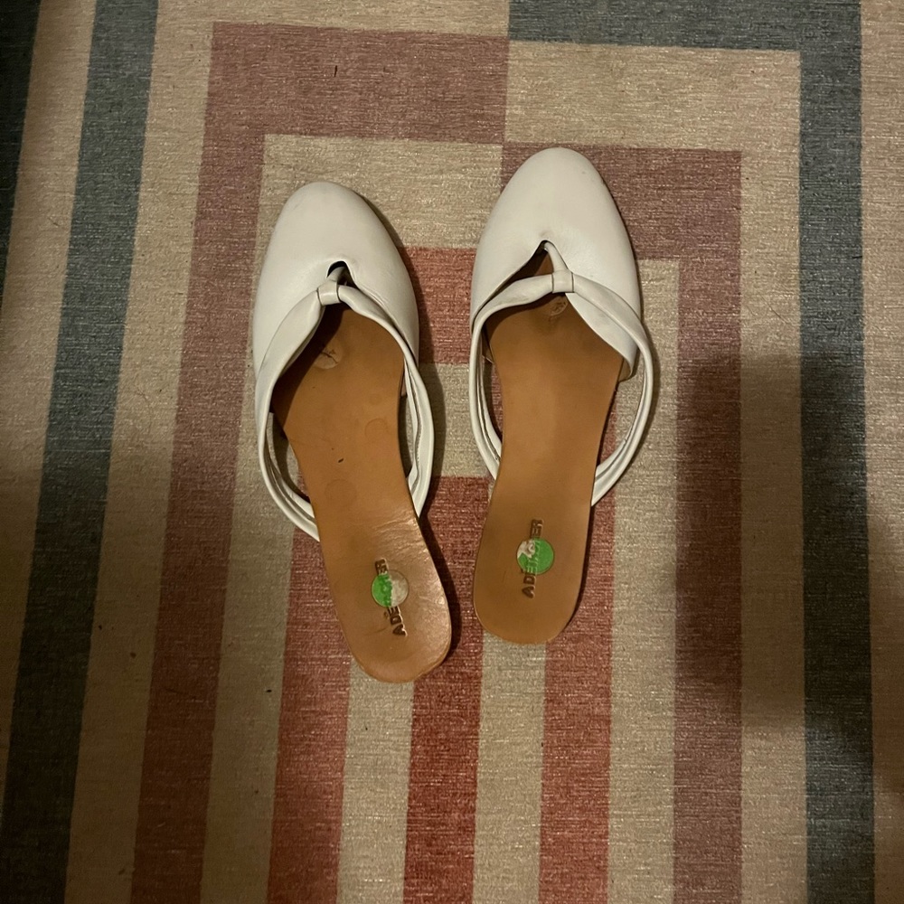 Atelier Détacher white sandals